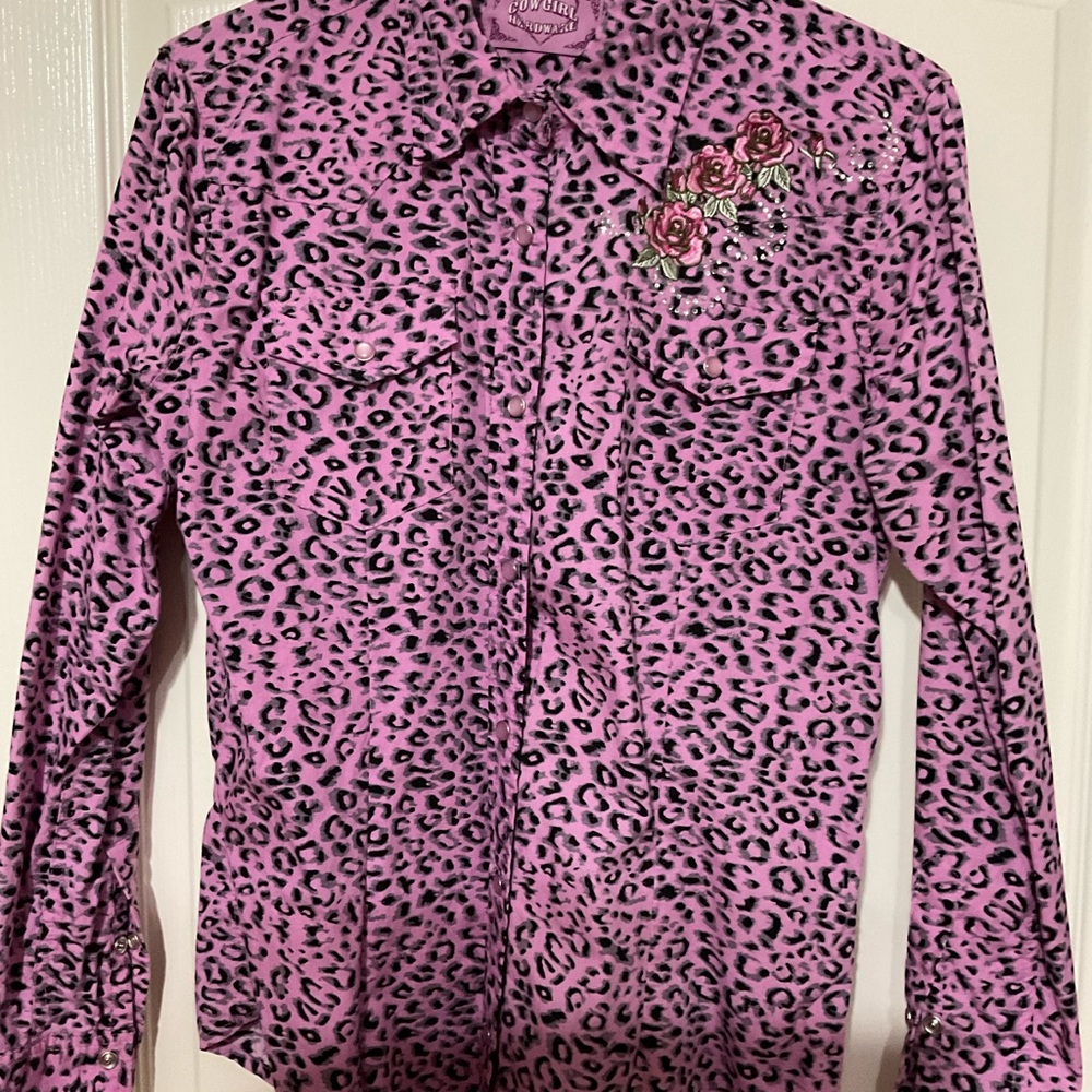 Chic Pink Leopard Button Down Shirt with Floral Embroidery